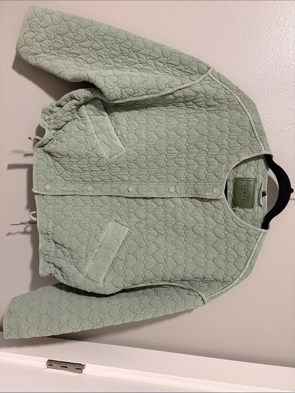 Blank NYC Sage Green Quilted Snap-Front Jacket. fits loose